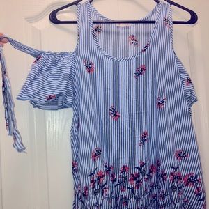 Cute Peek a Boo Shoulder Top Medium